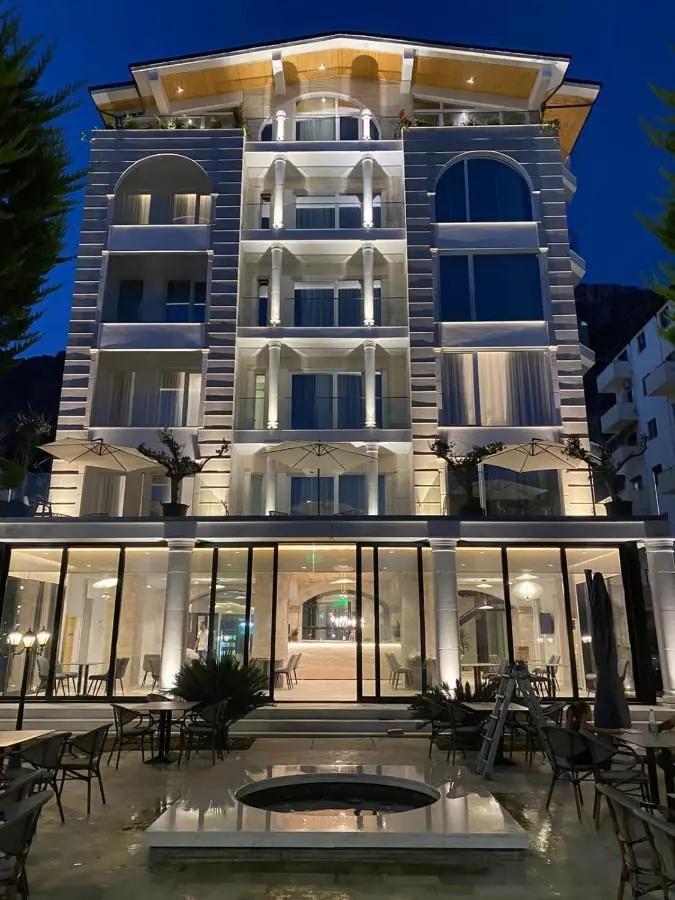 Butik Hotel Trevi, Shëngjin